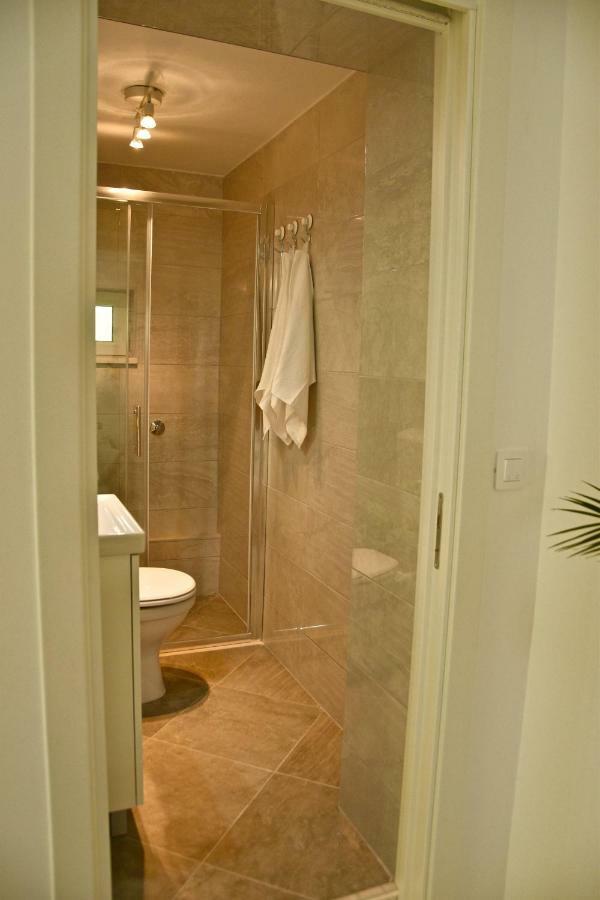 Apartments Off ซูเปตาร์ ภายนอก รูปภาพ